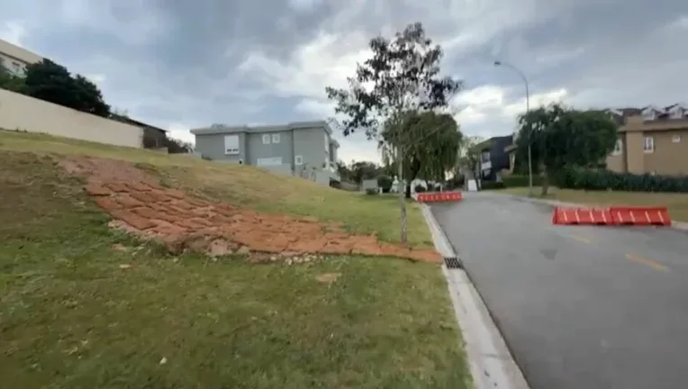 Imagem TERRENO RESIDENCIAL em Santana de Parnaíba - SP, Alphaville