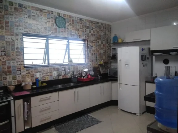 Imagem Casa 3 Dormitórios em excelente localização próxima ao Parque das Águas-Jardim Leocádia/SP