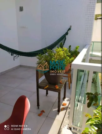 Imagem Ampla cobertura com terraço, vista parcial para o mar