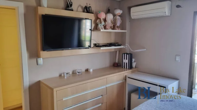 Imagem Amplo Apartamento Com 132M² - 3 Dormitórios!!Estuda Permuta Maior!!