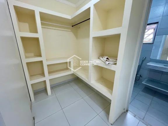 Imagem Excelente imóvel em terreno de 275 m², com 219 m² de área construída, ideal para moradia famili...