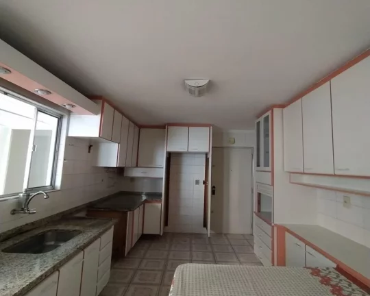 Imagem Alugo casa em condomínio 04 dor