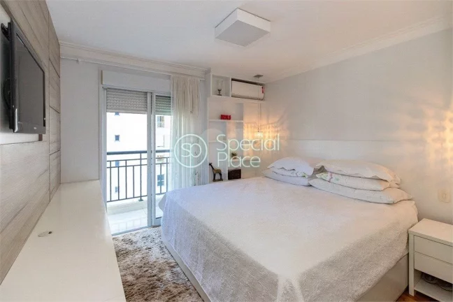 Imagem Requinte e bom gosto em 290m2 com uma planta excelente, living para três ambientes com varanda gour...