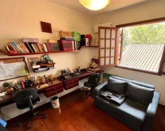 Imagem Belíssima casa com 5 dormitórios no Bairro Marapé-Venda e Locação!!!