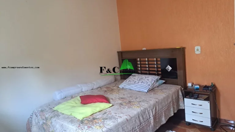 Imagem Casa para Venda em Limeira, Parque Hippolyto, 3 dormitórios, 2 banheiros, 3 vagas