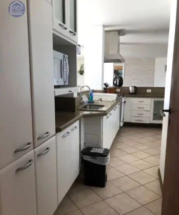 Imagem Casa com 4 dormitórios frente mar!