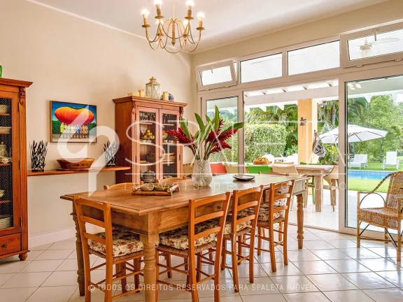 Imagem Casa de praia excepcional à venda no condomínio Costa Verde em Caraguatatuba