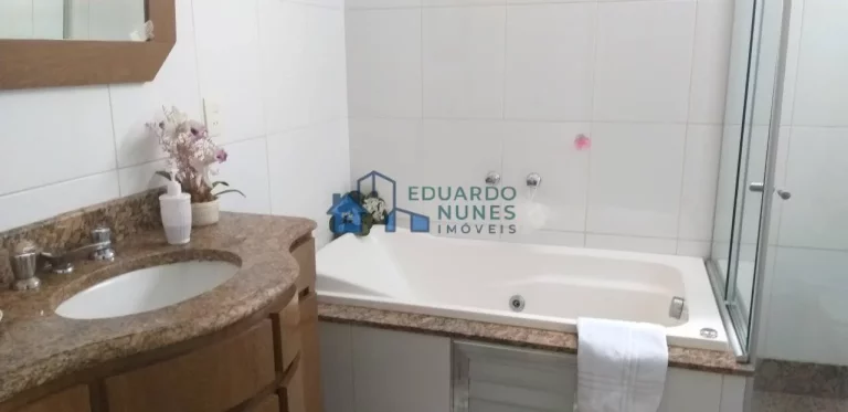 Imagem APARTAMENTO COM 193 M², 04 QUARTOS NO LOURDES.