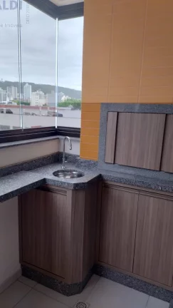 Imagem Apartamento 3 Dormitórios suíte à venda e Criciúma, duas vagas de garagem