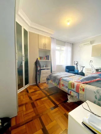 Imagem Casa à Venda, 06 Dormitórios(2 suítes), 165m2, Vaga, Trindade - Florianópolis/SC