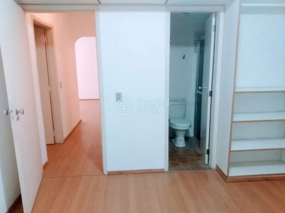 Imagem Oportunidade para reforma. Apartamento com 96m2, 2 dormitórios ( 2 suítes ) e 2 vagas na garagem. ...