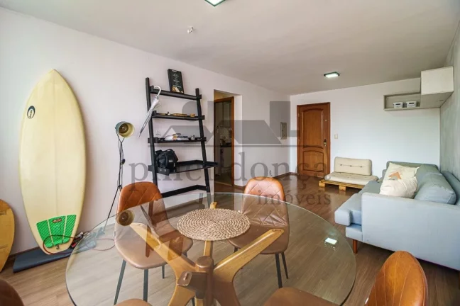 Imagem Este apartamento é ideal para quem busca um espaço amplo e confortável para morar. Com living par...
