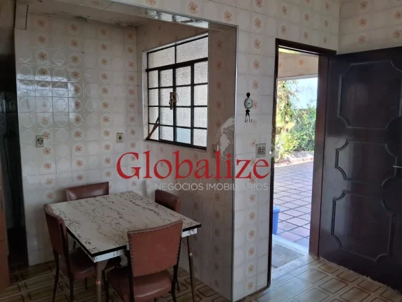 Imagem Amplo Sobrado em Santos no bairro da Aparecida próximo ao canal 5 por R$ 1.500.000,00