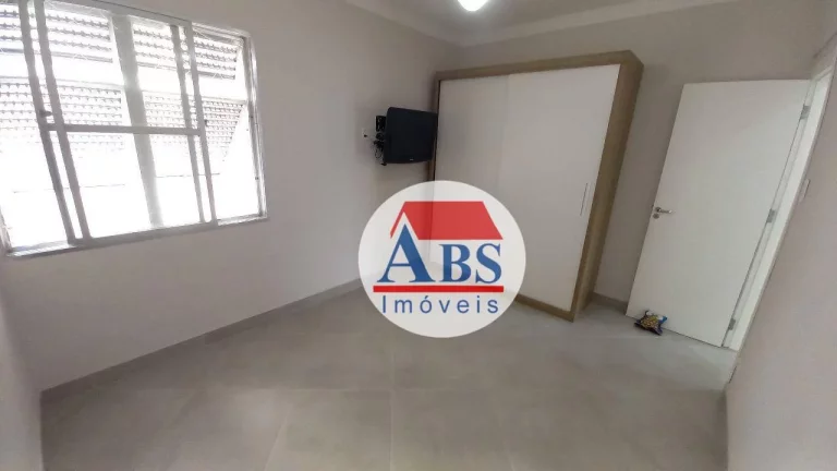 Imagem Amplo apartamento na Aparecida em santos reformado a poucos metros do mar