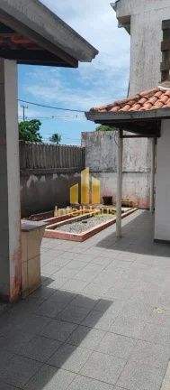 Imagem Sobrado à venda na faixa mar do Balneário Shangri-Lá, em Pontal do Paraná, localizado a poucos m...