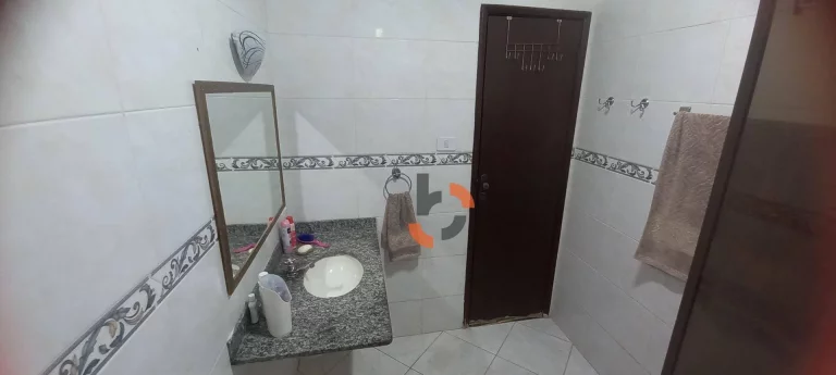 Imagem Casa com 3 dormitórios à venda, 240 m² por R$ 550.000,00 - Califórnia - Nova Iguaçu/RJ