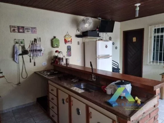 Imagem SANTO ANDRÉ Sobrado 240M², 2 dormitórios, churrasqueira, 5 vagas de garagem, ótima localização e valor !!