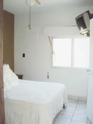 Imagem Praia de Astúrias, 30 m do Mar, Reformado, 2 garagens, 140 m² de área útil, 100 m da Praia de Pitangueiras, Linda Vista ao Mar.