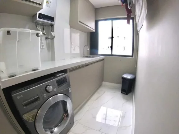 Imagem Apartamento mobiliado com 1 suíte, 2 demi suítes e 1 vaga de garagem em Balneário Camboriú