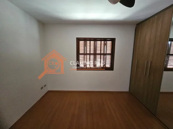 Imagem Sobrado com 3 Quartos para alugar, 179m² - Campo Grande
