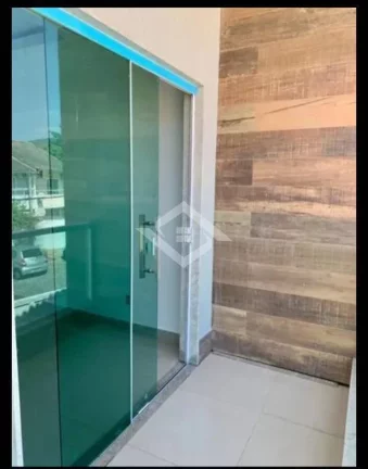 Imagem CASA DE CONDOMÍNIO FREGUESIA JACAREPAGUÁ DÚPLEX ACEITA FINANCIAMENTO