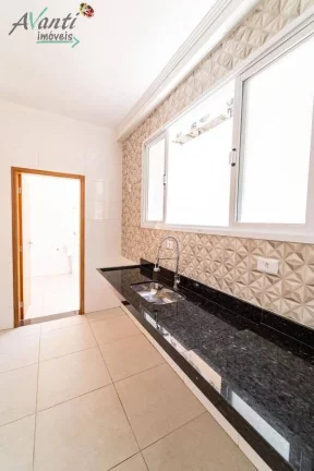 Imagem Casa sobreposta à venda no Campo Grande em Santos – 3 suítes, 4 vagas – R$ 1.300.000