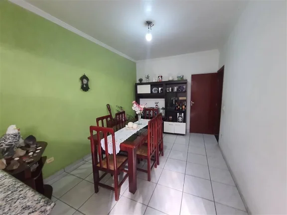 Imagem Casa dormitórios com ampla garagem na Vila Tupi em Praia Grande