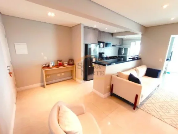 Imagem Apartamento com 93m², 3 dormitórios, sendo 1 suíte, 2 banheiros. Possui cozinha com armários emb...