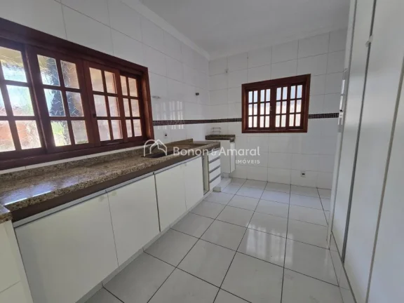 Imagem Esta linda residência une conforto e sofisticação em cada detalhe. São 3 dormitórios, sendo 1 s...