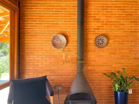 Imagem Casa Linear com 4 quartos e lazer privativo dentro de condomínio de Teresópolis