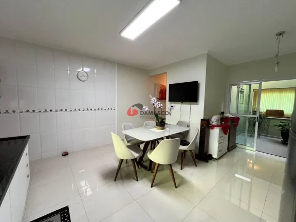 Imagem Sobrado à venda com 3 dormitórios (1 suíte) e 4 vagas de garagem - Bairro Santa Maria, São Caetano do Sul, SP