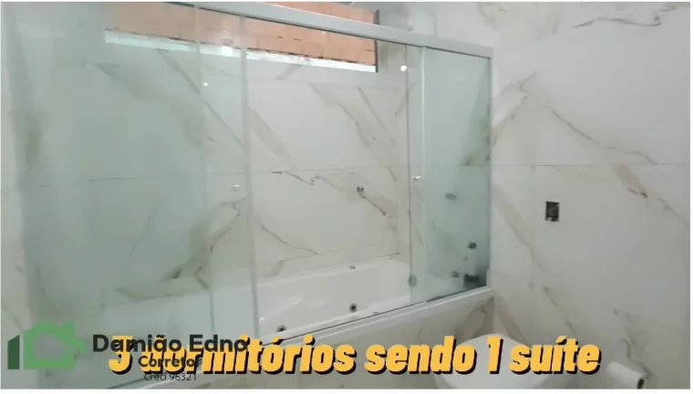 Imagem Casa com 3 Quartos e 3 banheiros, 239 m² por R$ 990.000