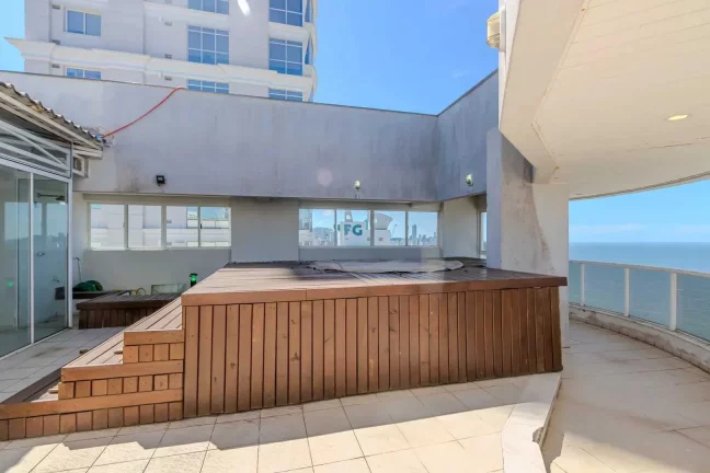 Imagem Cobertura triplex mobiliado com 5 suítes 3 vagas em Balneário Camboriú/SC