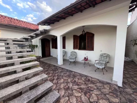 Imagem 2 casa á venda em Barbacena com 3 dormitório e 2 suítes no Santa Cecília