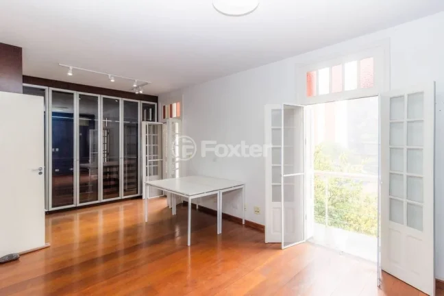 Imagem Casa Vila Madalena - 352M², 3 Dorms, 3 Suítes, 2 Vagas, 3 Salas, Lareira, Mobiliado, Varanda, Closet.