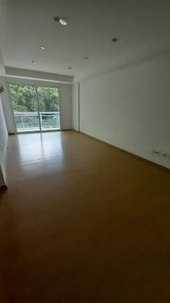Imagem Vendo este lindo apto de 3 quartos no centro de Nova Friburgo.