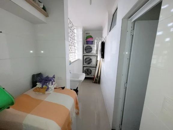 Imagem Apartamento com 4 dormitórios à venda, 113 m² por R$ 900.000,00 - Pitangueiras - Guarujá/SP