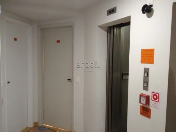 Imagem Sala comercial com 30 metros quadrados, 1 banheiro, 1 copa, vista panorâmica, 1 vaga de garagem rot...