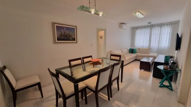 Imagem PITANGUEIRAS- CALÇADÃO TOTALMENTE REFORMADO E DECORADO , GARAGEM NO PRÉDIO.