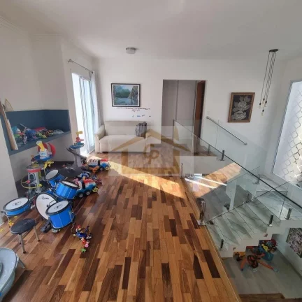 Imagem Linda!!! Casa com 3 quartos sendo Duas Semi Suítes, 4 vagas