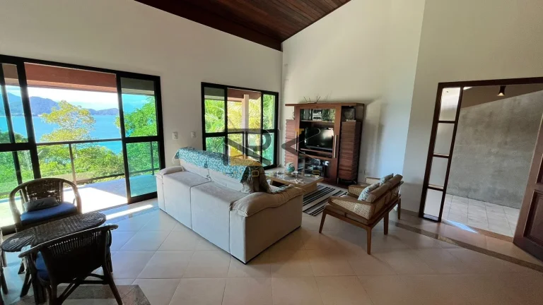 Imagem EXCELENTE SOBRADO EM CONDOMÍNIO FECHADO EM UBATUBA-SP COM 3 DORMITÓRIOS SENDO1 SUÍTE,VARANDA GOURMET COM VISTA PARA O MAR