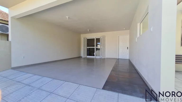 Imagem Casa Espaçosa com Edícula e Amplo Pátio - Bairro Nossa Senhora do Perpétuo Socor