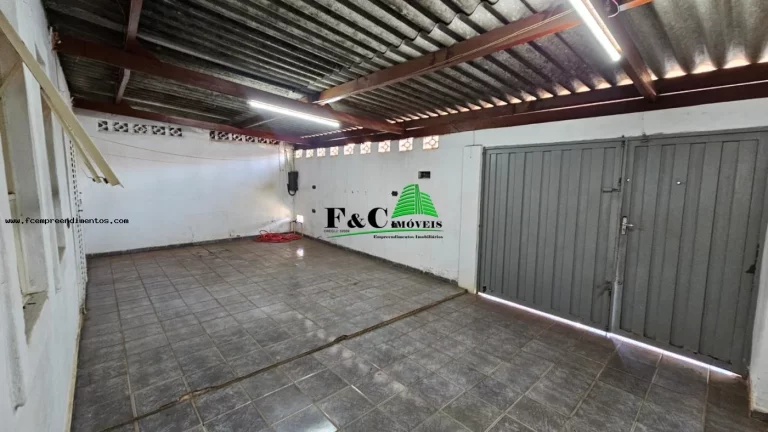Imagem Casa para Venda em Limeira, Parque Residencial Abílio Pedro, 2 dormitórios, 1 banheiro, 2 vagas