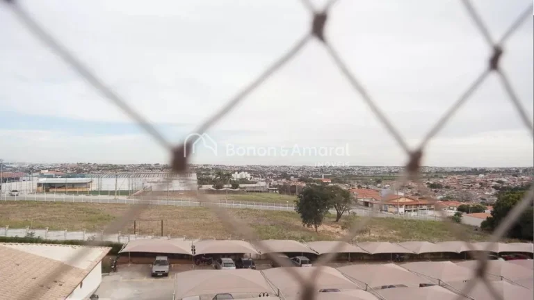 Imagem Características do Imóvel:
3 Quartos (sendo 1 suíte), todos com guarda-roupas planejados e janela...