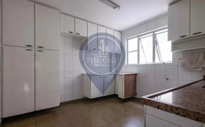 Imagem Apartamento para locação em Cerqueira César, São Paulo-SP: 3 quartos, 1 suíte, 2 banheiros, 1 vaga de garagem, 180m².