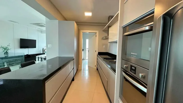 Imagem Cobertura duplex mobiliado com 4 dormitórios sendo 4 suítes e 5 vagas em Balneário Camboriú/SC