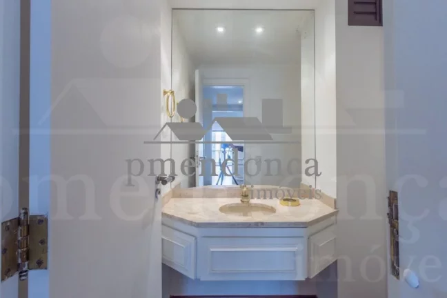 Imagem Apartamento alto padrão em Higienópolis com 230m², 3 suites e 3 vagas.
