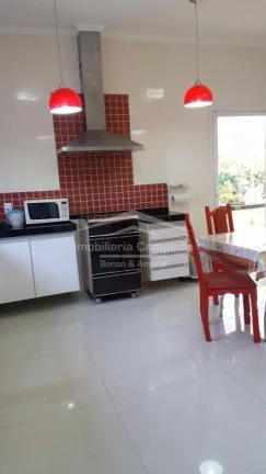Imagem Casa espaçosa com 4 quartos, 1 suíte, 4 banheiros e diversas comodidades

Esta casa ampla oferece ...