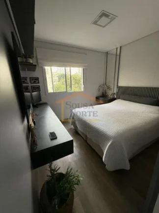 Imagem Apartamento mobiliado com 180 m², 3 dormitórios, sendo 3 suítes, 4 banheiros, 3 vagas e varanda. ...