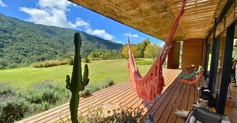 Imagem Sítio Mirante do Juncal: Arquitetura Consciente e Imersão na Natureza